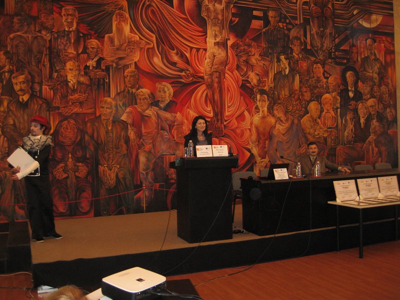 IMG_2591.JPG - Петя Евтимова, Заместник - министър на Министерство на образованието, младежта и науката приветства наградените организации