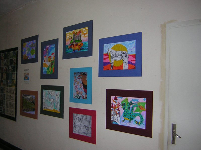 DSCN9084.JPG - Откриване самостоятелна изложба на Емануил Нинов - четвъртокласник в СОУ "Найден Геров"