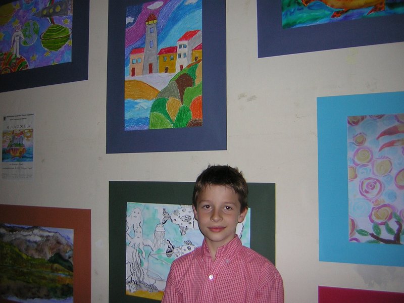 DSCN9095.JPG - Откриване самостоятелна изложба на Емануил Нинов - четвъртокласник в СОУ "Найден Геров"