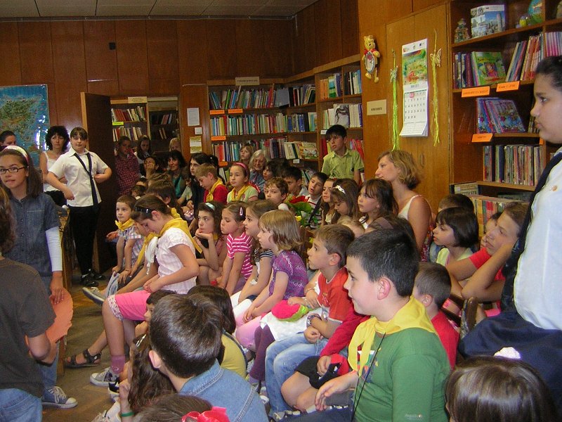 DSCN9072.JPG - Авторски моноспектакъл на Елица Матеева по приказките на Соня Иванова и Валентин Андонов "Приказки за малки и големи от Вал и Соня сътворени"