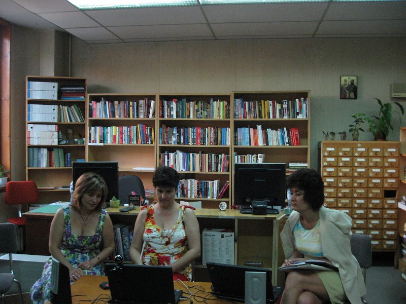 IMG_4092.JPG - Видеоконферентно участие на Мадлена Герова - зав. отдел "Периодика" и Мариана Гинева - зав. отдел "Комплектуване" в конференция на тема "Информационные ресурсы библиотек зарубежных стран: традиции и современные направления развития", гр. Липецк, Русия