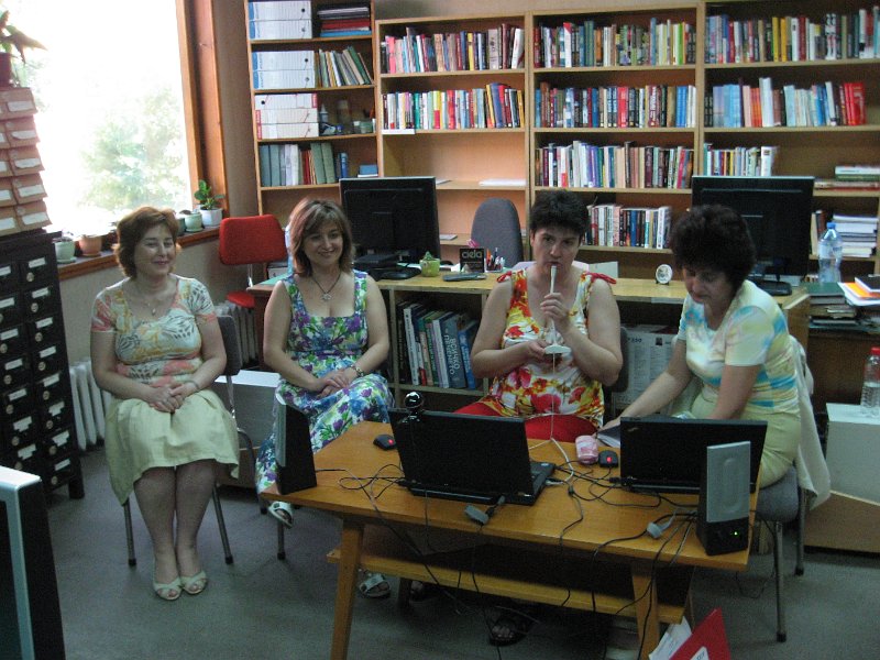 IMG_4099.JPG - Видеоконферентно участие на Мадлена Герова - зав. отдел "Периодика" и Мариана Гинева - зав. отдел "Комплектуване" в конференция на тема "Информационные ресурсы библиотек зарубежных стран: традиции и современные направления развития", гр. Липецк, Русия