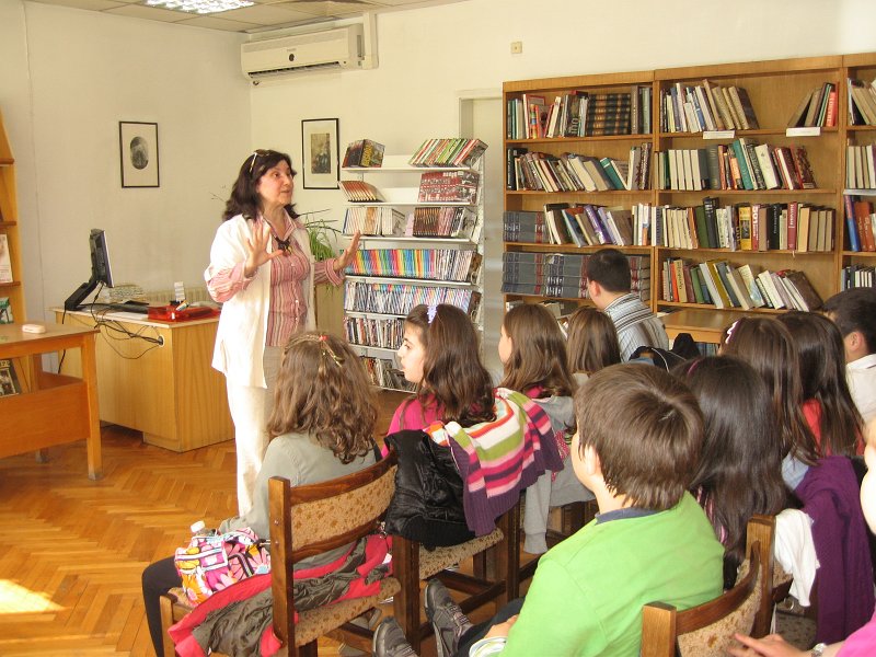 IMG_1535.JPG - Маргарита Шишкова представя стихосбирката си "Жива книжка" 