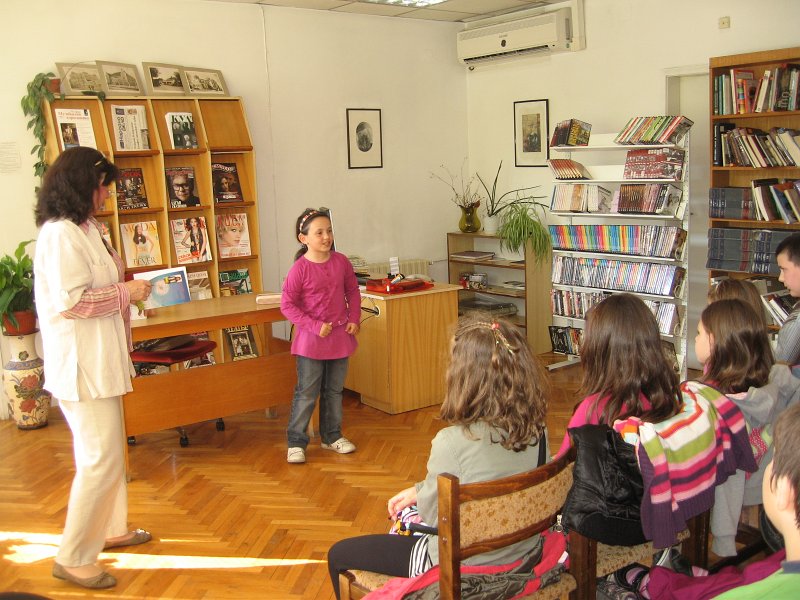 IMG_1545.JPG - Маргарита Шишкова представя стихосбирката си "Жива книжка" 