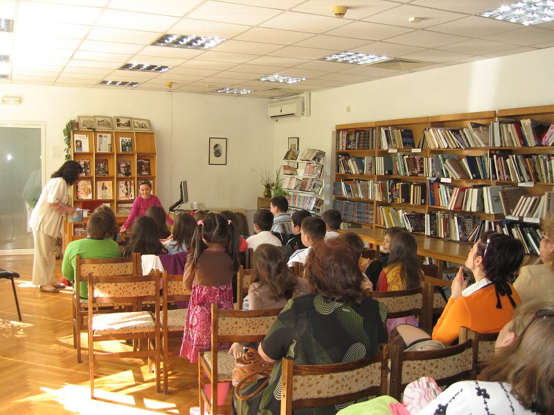 IMG_1547.JPG - Маргарита Шишкова представя стихосбирката си "Жива книжка" 