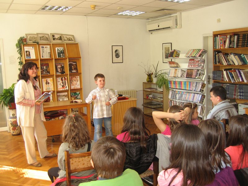 IMG_1562.JPG - Маргарита Шишкова представя стихосбирката си "Жива книжка" 