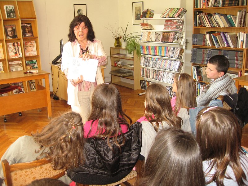 IMG_1566.JPG - Маргарита Шишкова представя стихосбирката си "Жива книжка" 