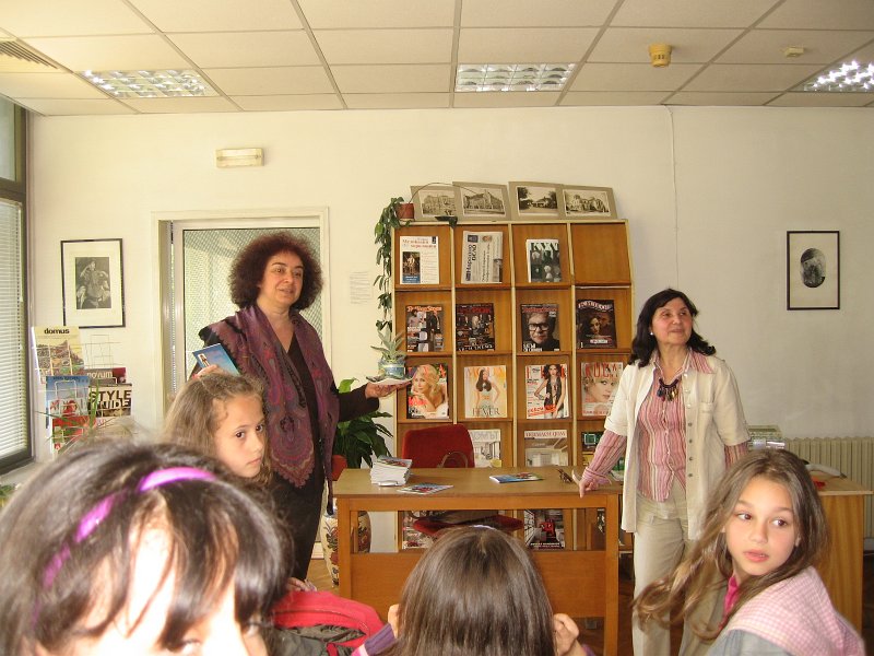 IMG_1588.JPG - Маргарита Шишкова представя стихосбирката си "Жива книжка" 