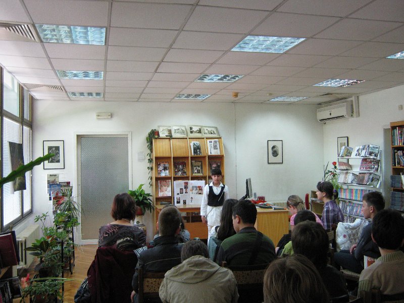 IMG_9028.JPG - СОУ "Св. Климент Охридски" представя своя книга, изготвена от учениците на г-жа Панчева