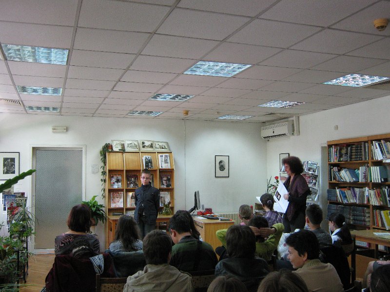 IMG_9032.JPG - СОУ "Св. Климент Охридски" представя своя книга, изготвена от учениците на г-жа Панчева