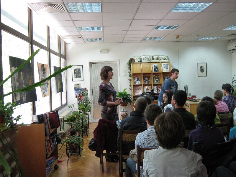 IMG_9054.JPG - СОУ "Св. Климент Охридски" представя своя книга, изготвена от учениците на г-жа Панчева