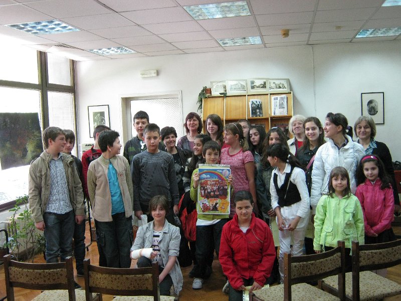 IMG_9063.JPG - СОУ "Св. Климент Охридски" представя своя книга, изготвена от учениците на г-жа Панчева