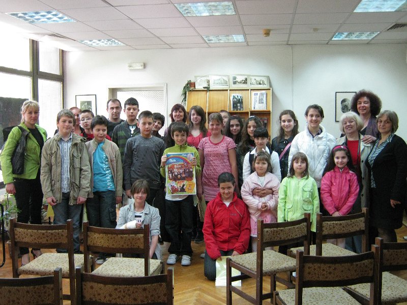 IMG_9066.JPG - СОУ "Св. Климент Охридски" представя своя книга, изготвена от учениците на г-жа Панчева