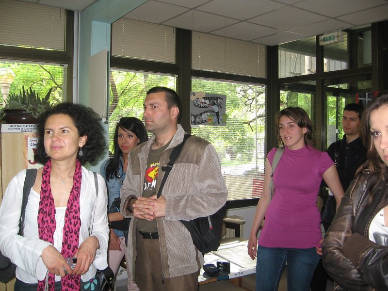 IMG_0015.JPG - Изложба на второкурсници от Технически Университет - Варна, спец. "Инженерен дизайн". По идея на Кремена Цанкова - преподавател на студентите