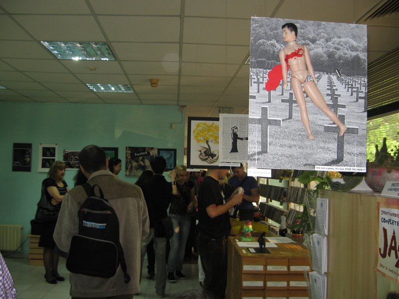 IMG_0017.JPG - Изложба на второкурсници от Технически Университет - Варна, спец. "Инженерен дизайн". По идея на Кремена Цанкова - преподавател на студентите