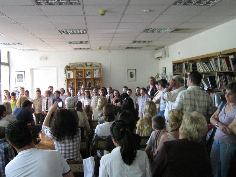 IMG_9140.JPG - Раздаване свидетелствата на първокласници от СОУ "Найден Геров"