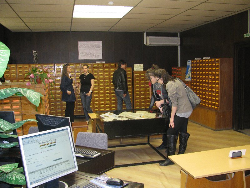 IMG_1538.JPG - Състезание в библиотеката. Съвместно с Дирекция "Младежки дейности и спорт"