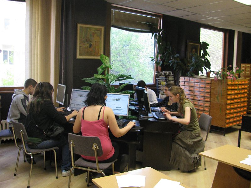 IMG_1543.JPG - Състезание в библиотеката. Съвместно с Дирекция "Младежки дейности и спорт"