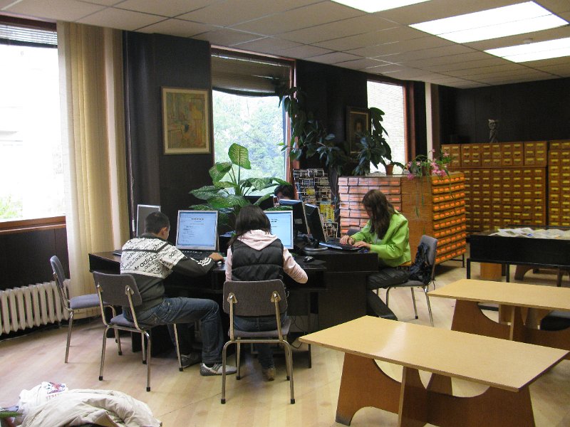 IMG_1551.JPG - Състезание в библиотеката. Съвместно с Дирекция "Младежки дейности и спорт"