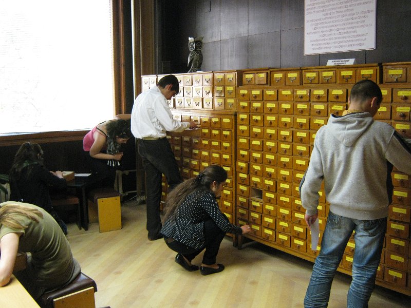 IMG_8960.JPG - Състезание в библиотеката. Съвместно с Дирекция "Младежки дейности и спорт"