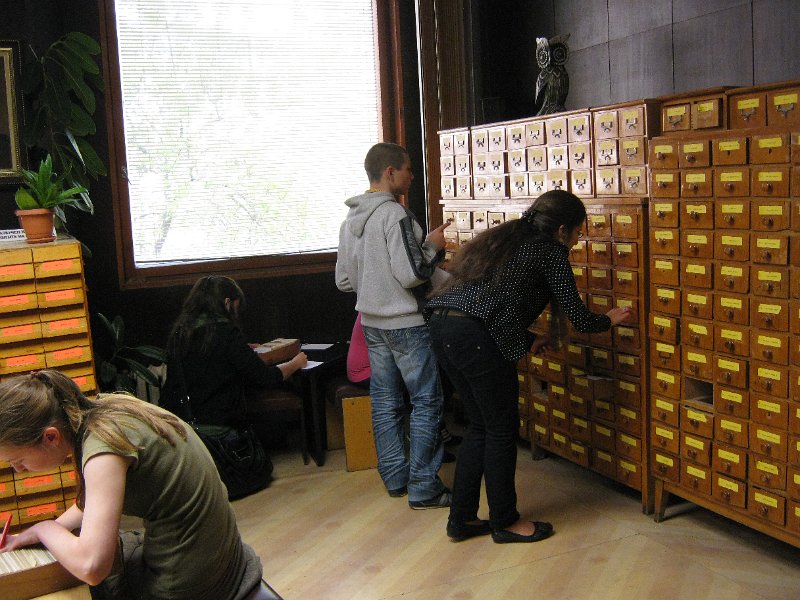 IMG_8961.JPG - Състезание в библиотеката. Съвместно с Дирекция "Младежки дейности и спорт"