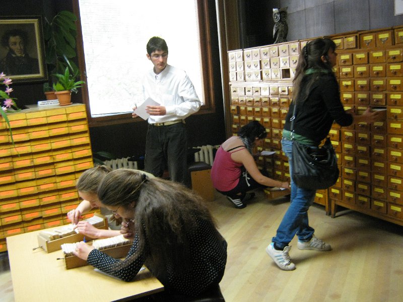 IMG_8964.JPG - Състезание в библиотеката. Съвместно с Дирекция "Младежки дейности и спорт"