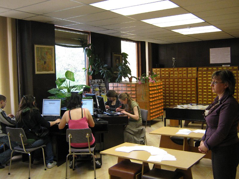 IMG_8966.JPG - Състезание в библиотеката. Съвместно с Дирекция "Младежки дейности и спорт"