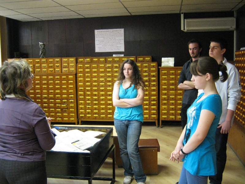 IMG_8967.JPG - Състезание в библиотеката. Съвместно с Дирекция "Младежки дейности и спорт"