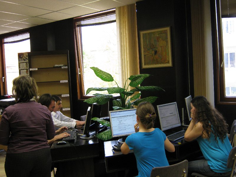 IMG_8968.JPG - Състезание в библиотеката. Съвместно с Дирекция "Младежки дейности и спорт"