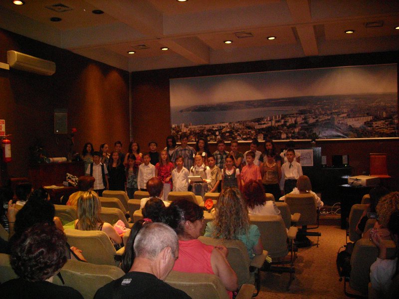 IMG_4227.JPG - Празник на завършващите четвъртокласници от класа на г-жа М. Рухова, СОУ "Найден Геров"