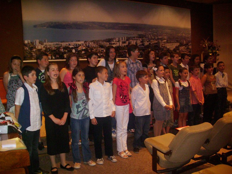 IMG_4250.JPG - Празник на завършващите четвъртокласници от класа на г-жа М. Рухова, СОУ "Найден Геров"