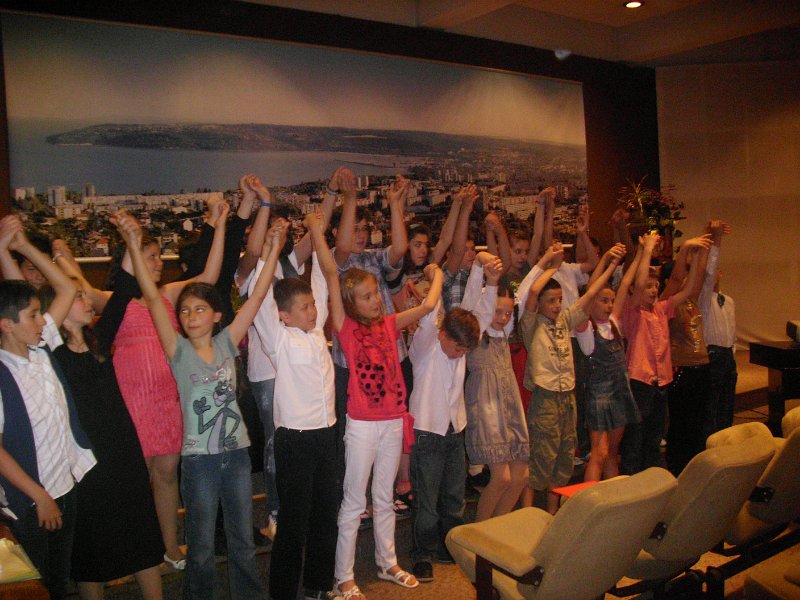 IMG_4253.JPG - Празник на завършващите четвъртокласници от класа на г-жа М. Рухова, СОУ "Найден Геров"