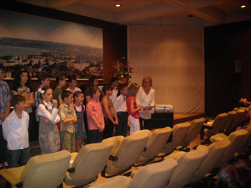 IMG_4255.JPG - Празник на завършващите четвъртокласници от класа на г-жа М. Рухова, СОУ "Найден Геров"