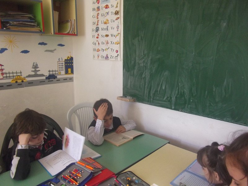 DSCF4633.JPG - Четене с деца от частна занималня „Дъга”