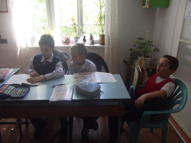 DSCF4636.JPG - Четене с деца от частна занималня „Дъга”