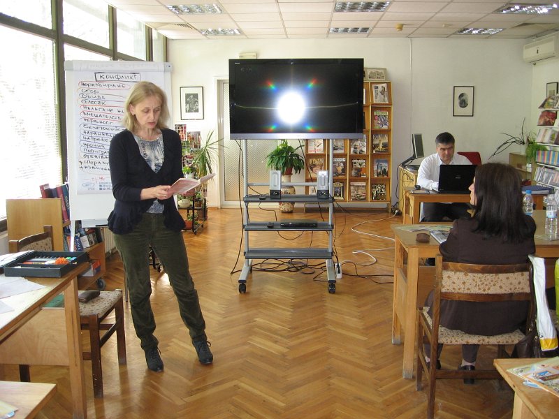 IMG_0066.JPG - Четене с обучаеми по Направление 4 на Програма "Глобални библиотеки"