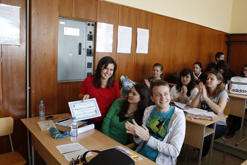 _MG_2812.JPG - Четене с ученици от IV ЕГ "Фредерик Жолио-Кюри" и представители на международната младежка организация „EYES-Empowering Youth in a European Society”