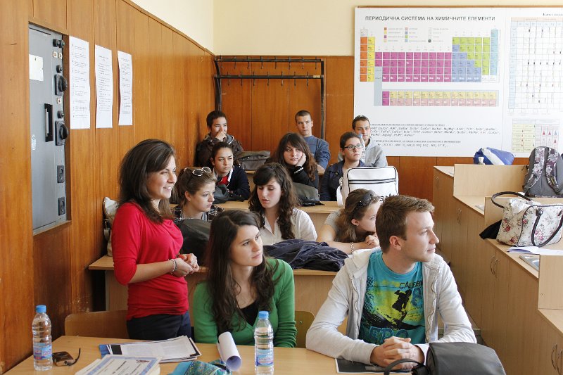 _MG_2813.JPG - Четене с ученици от IV ЕГ "Фредерик Жолио-Кюри" и представители на международната младежка организация „EYES-Empowering Youth in a European Society”