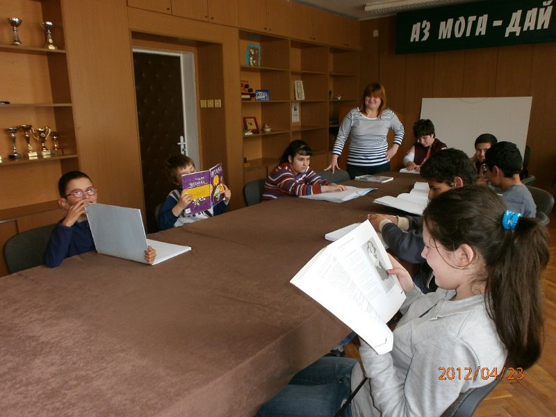 P4230019.JPG - Четене в училище за деца с увредено зрение "Д-р Иван Шишманов"