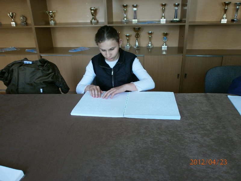 P4230026.JPG - Четене в училище за деца с увредено зрение "Д-р Иван Шишманов"