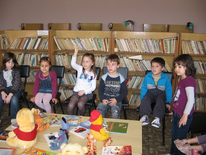 IMG_0079.JPG - Четене с деца в НЧ "Отец Паисий"