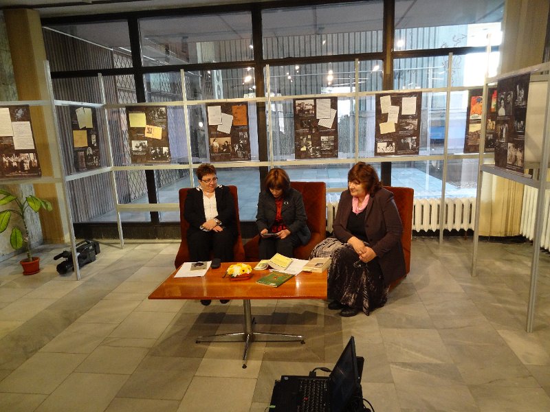 DSC04466.JPG - Начало на Маратон на четенето' 2012