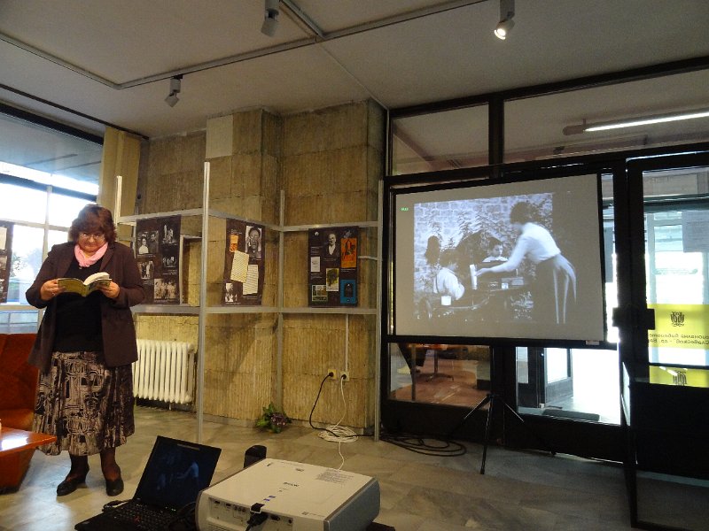 DSC04475.JPG - Начало на Маратон на четенето' 2012