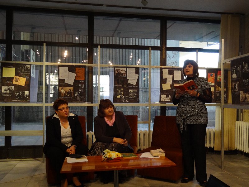 DSC04489.JPG - Начало на Маратон на четенето' 2012