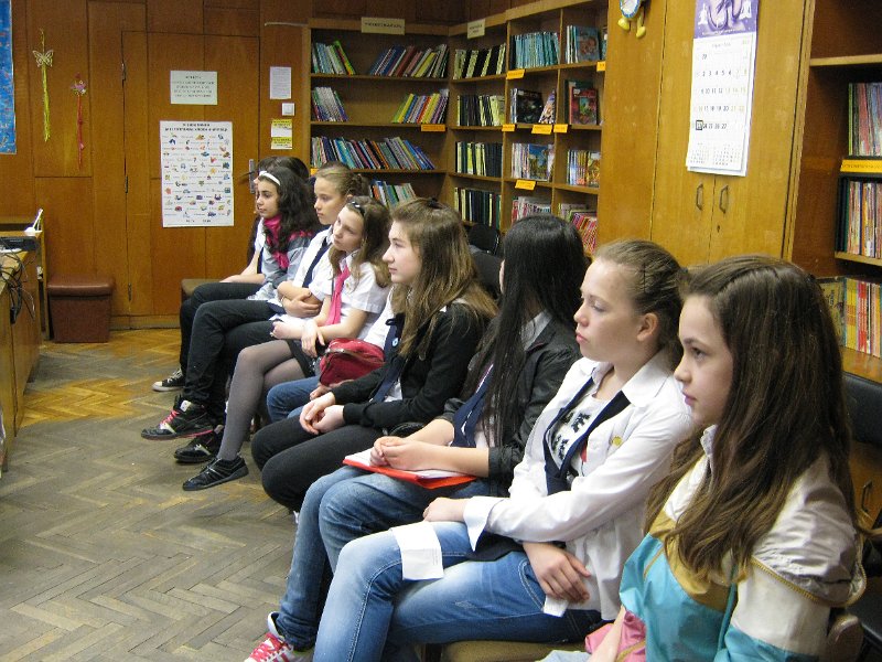 IMG_2666.JPG - Четене с деца от Клуб "Мелпомена" към СОУПЧЕ "Ал. Пушкин", които гостуват в Детски и средношколски комплекс