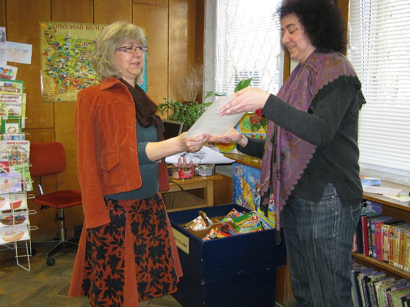 IMG_2669.JPG - Четене с деца от Клуб "Мелпомена" към СОУПЧЕ "Ал. Пушкин", които гостуват в Детски и средношколски комплекс