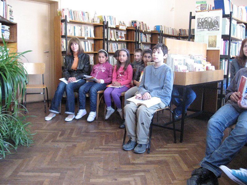 IMG_0492.JPG - Четене с деца от ОУ „Цар Симеон I”