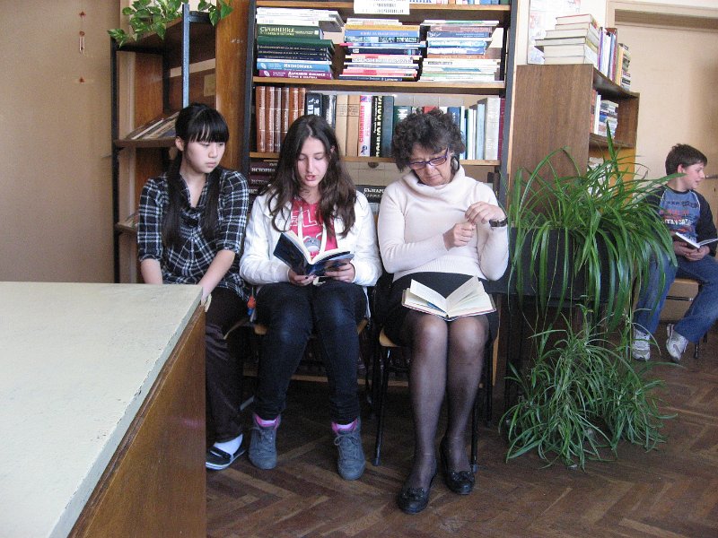 IMG_0497.JPG - Четене с деца от ОУ „Цар Симеон I”