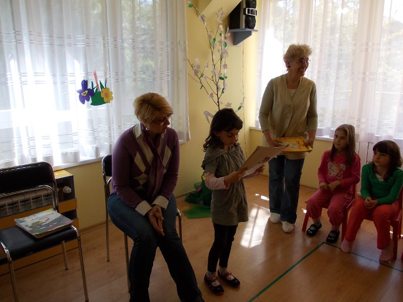 DSCN0123.JPG - НЧ "Васил Левски" - Галата чете в ЦДГ "Люляче"