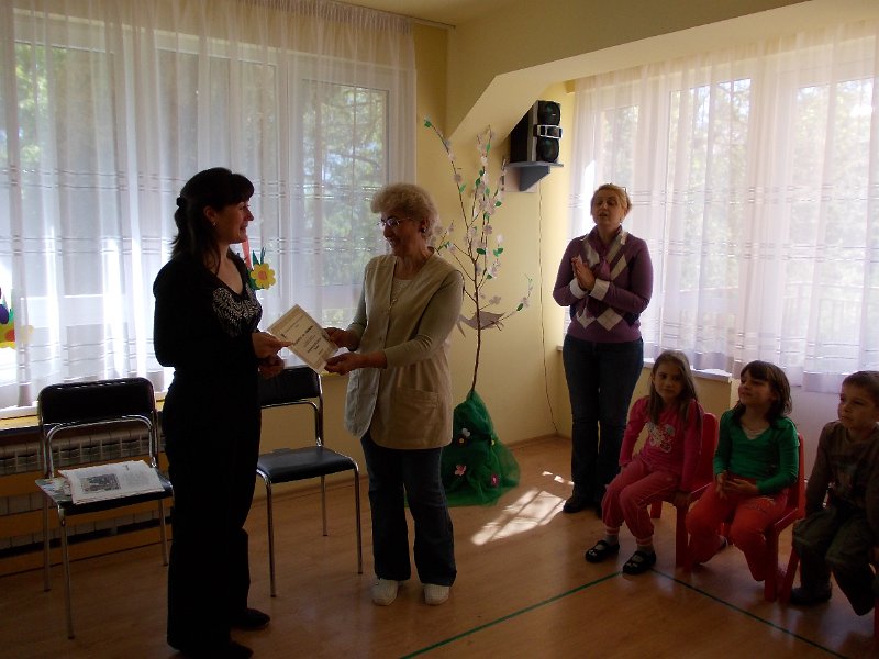 DSCN0128.JPG - НЧ "Васил Левски" - Галата чете в ЦДГ "Люляче"